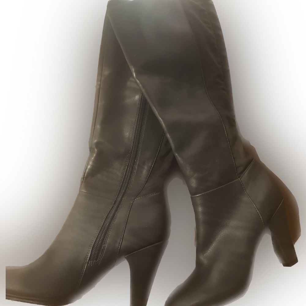 Brown leather boots CLEARANCE!😊👍